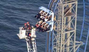 8 rescued from Texas roller coaster that malfunctioned