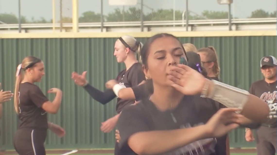 Softball State Semifinals: Calallen swept, state title streak ends at three; SGA wins series opener