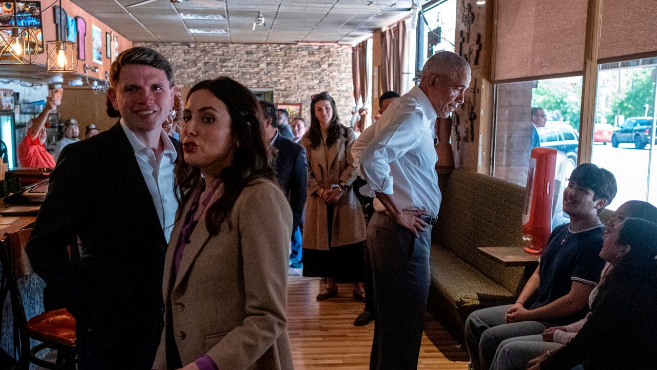Texas Democratic Senate candidate and Texas state Rep. James Talarico, Texas Democratic gubernatorial candidate Gina Hinojosa and former President Barack Obama visit the Taco Joint on Tuesday, May 12, 2026, in Austin, Texas. (AP Photo/Joel Angel Juarez, Pool)