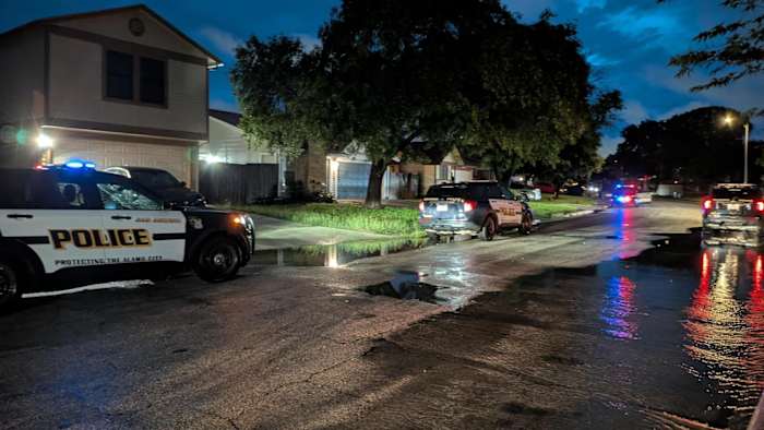 Man hospitalized with life-threatening injuries after Northwest Side shooting, police say