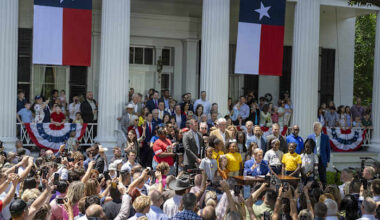 Nearly 96,000 students receiving Texas school voucher award notices