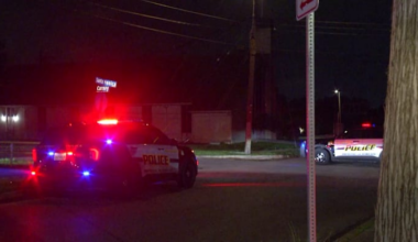 2 hospitalized after shooting outside restaurant on North Side, San Antonio police say