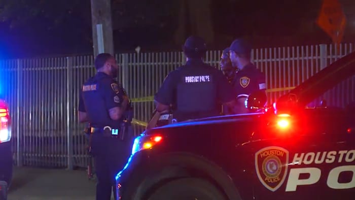 HPD investigates death of man found unresponsive near downtown Houston