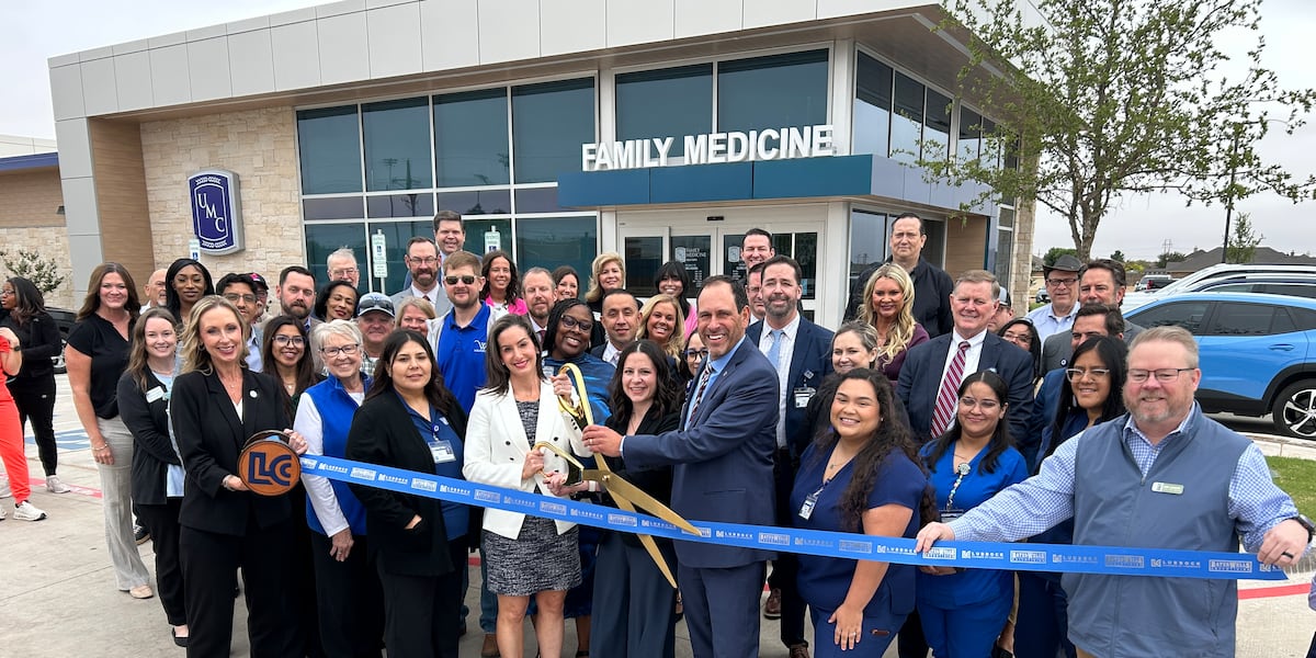 UMC hosts grand opening for new Wolfforth clinic