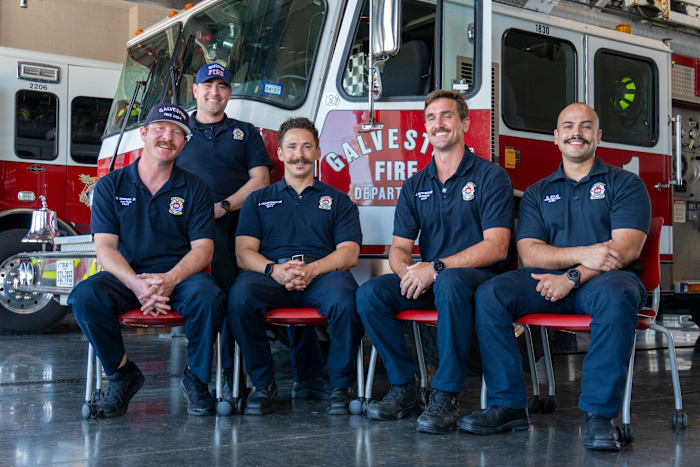 How Galveston firefighters rescued 8 Houston students stranded 100 feet up on stalled roller coaster