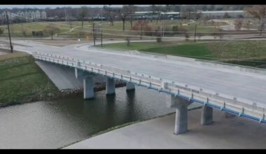 HPD dive team responds after body found along bank of Brays Bayou