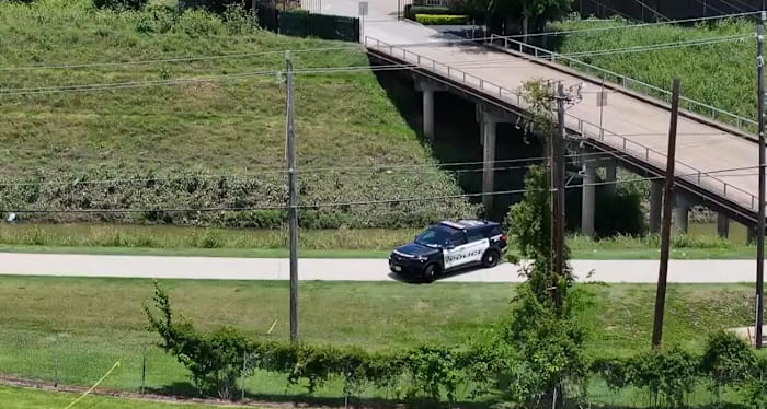 HPD homicide detectives investigating after body found in Brays Bayou