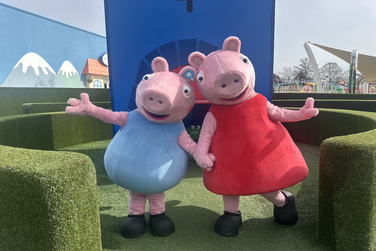 George's New Hearing Aid - Peppa Pig Theme Park Florida