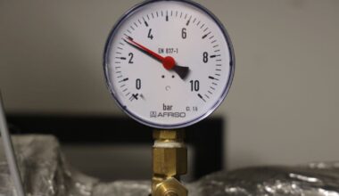 North Harris County residents reporting gas smell