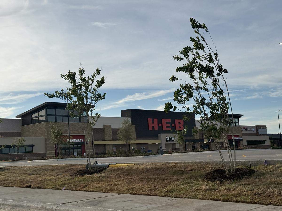 The large H-E-B sign is up on the store and this may signal a closer than expected opening store opening date.