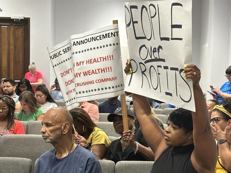 A public hearing for a concrete crusher in Rosharon on July 29, 2025.