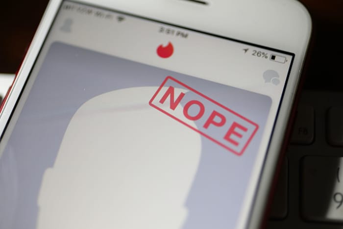 Expert shares safety tips for spotting red flags when using dating apps in Houston