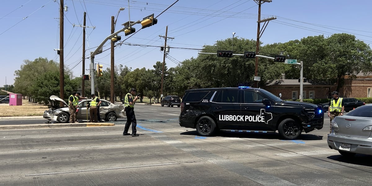 LPD officer involved in crash at 19th and Frankford Ave.
