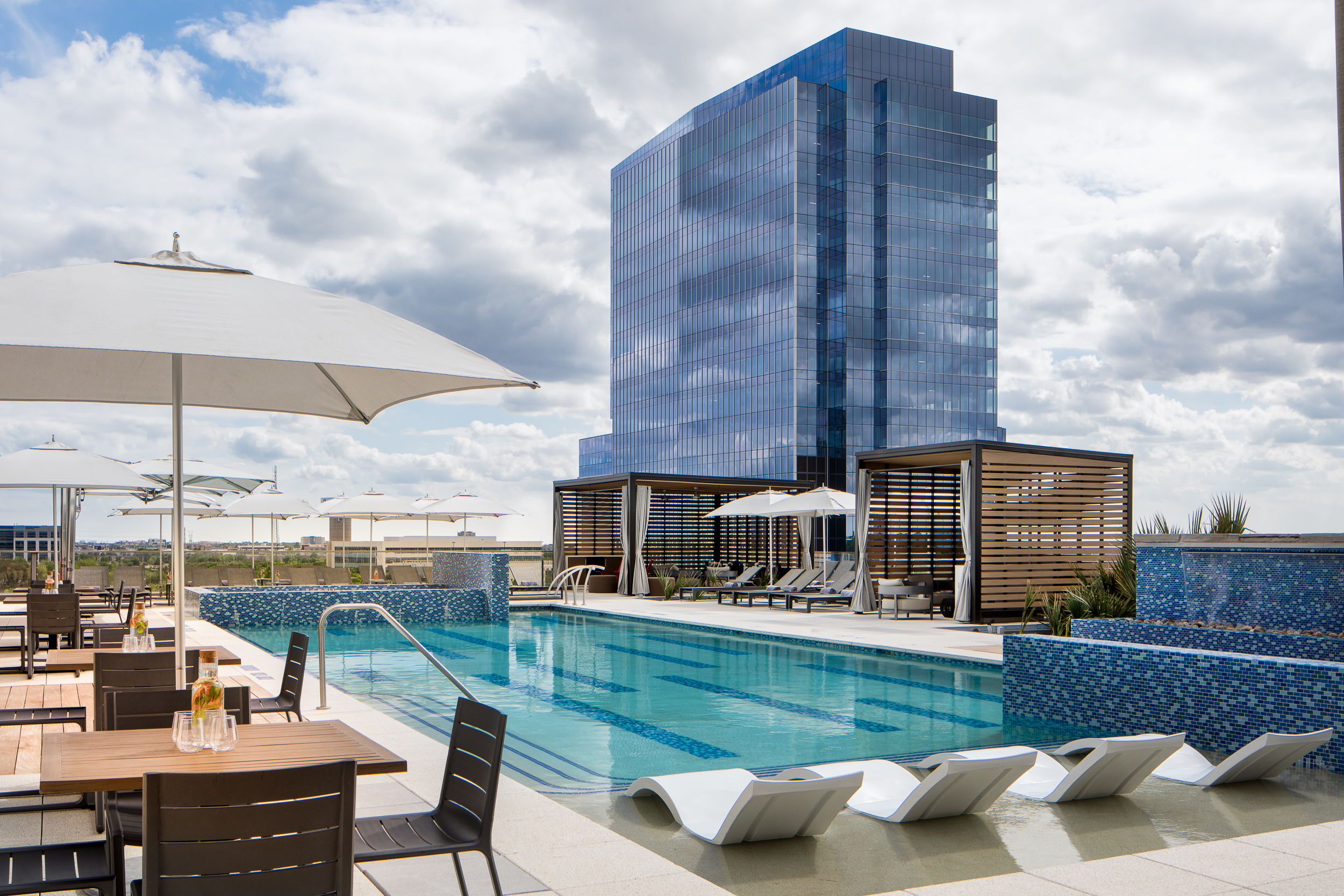 Modern Luxury - Sponsored Content - Zen Pool and Bar