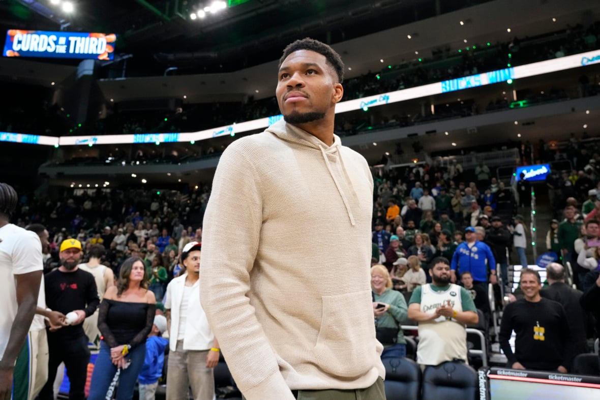 Proposed Blockbuster Lands Giannis Antetokounmpo with Houston Rockets