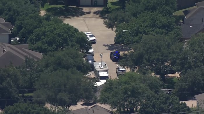 Suspect in custody after SWAT standoff in NW Harris County