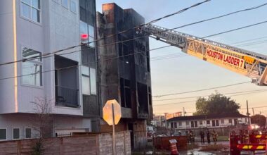 Houston fire crews respond to condo construction fire