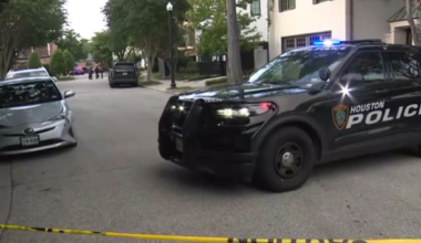 2 adults, 2 children found dead in believed murder-suicide in River Oaks