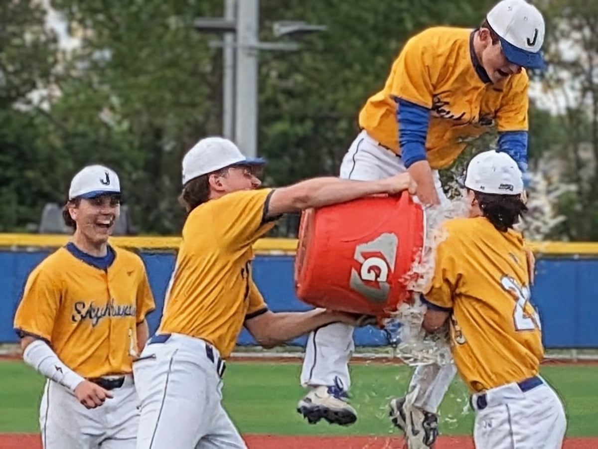 Johnsburg celebrates KRC title by beating Plano – Shaw Local