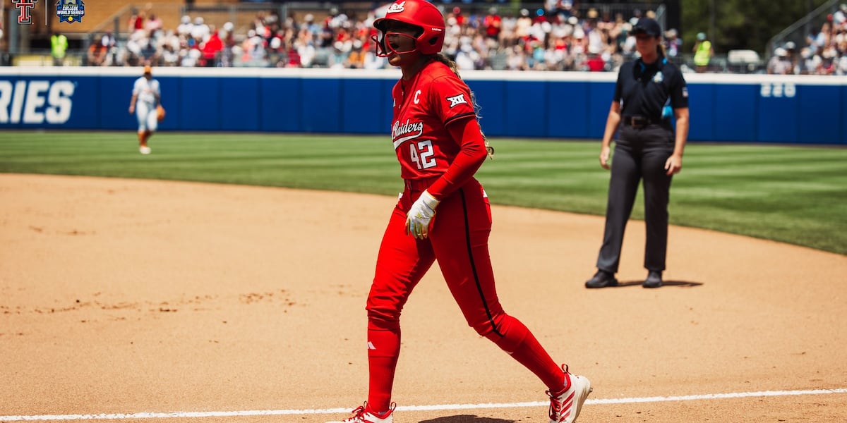 Tennessee gets walk-off win in extra innings over Texas Tech, 2-1