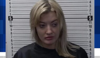 Dallas woman jailed on DWI, evading arrest charges after brief chase near Dorchester