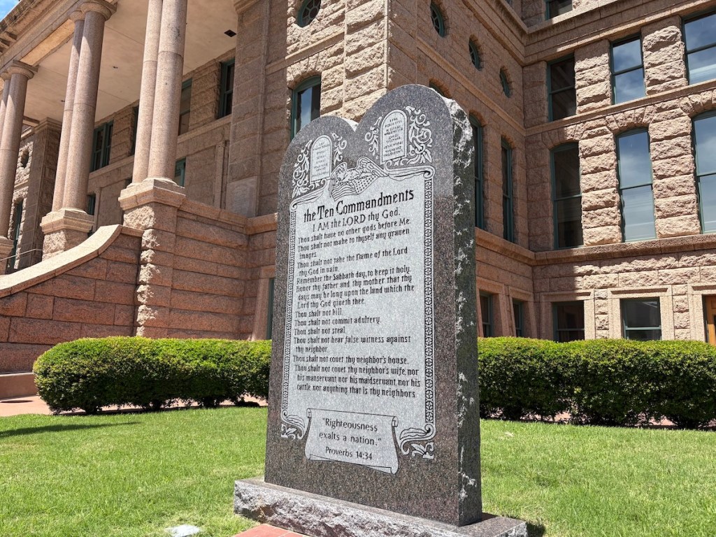courthouse ten commandments