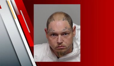 Man dies of multiple stab wounds downtown; Suspect charged with murder, San Antonio police say