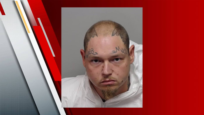 Man dies of multiple stab wounds downtown; Suspect charged with murder, San Antonio police say