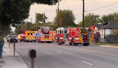 Woman dead after single-vehicle rollover crash on West Side, San Antonio police say