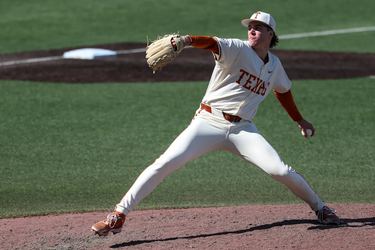 Longhorns Daily News: Texas baseball’s Dylan Volantis named SEC’s Co-Pitcher of the Week