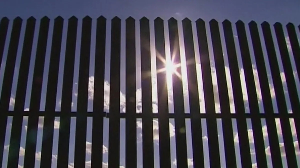 Texas can enforce controversial immigration law, US appeals court decides