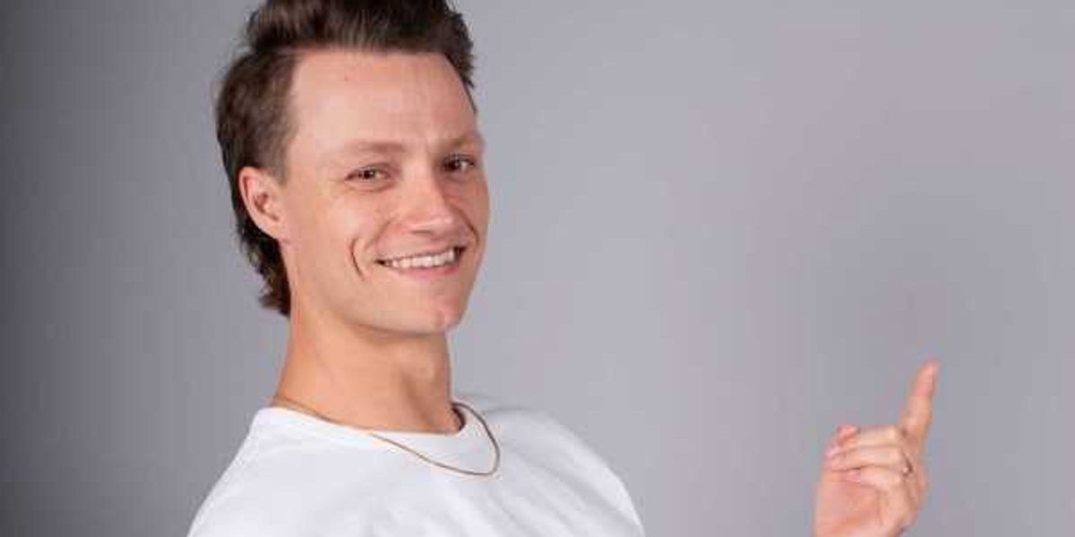 Dallas Comedy Club presents Andrew Packer