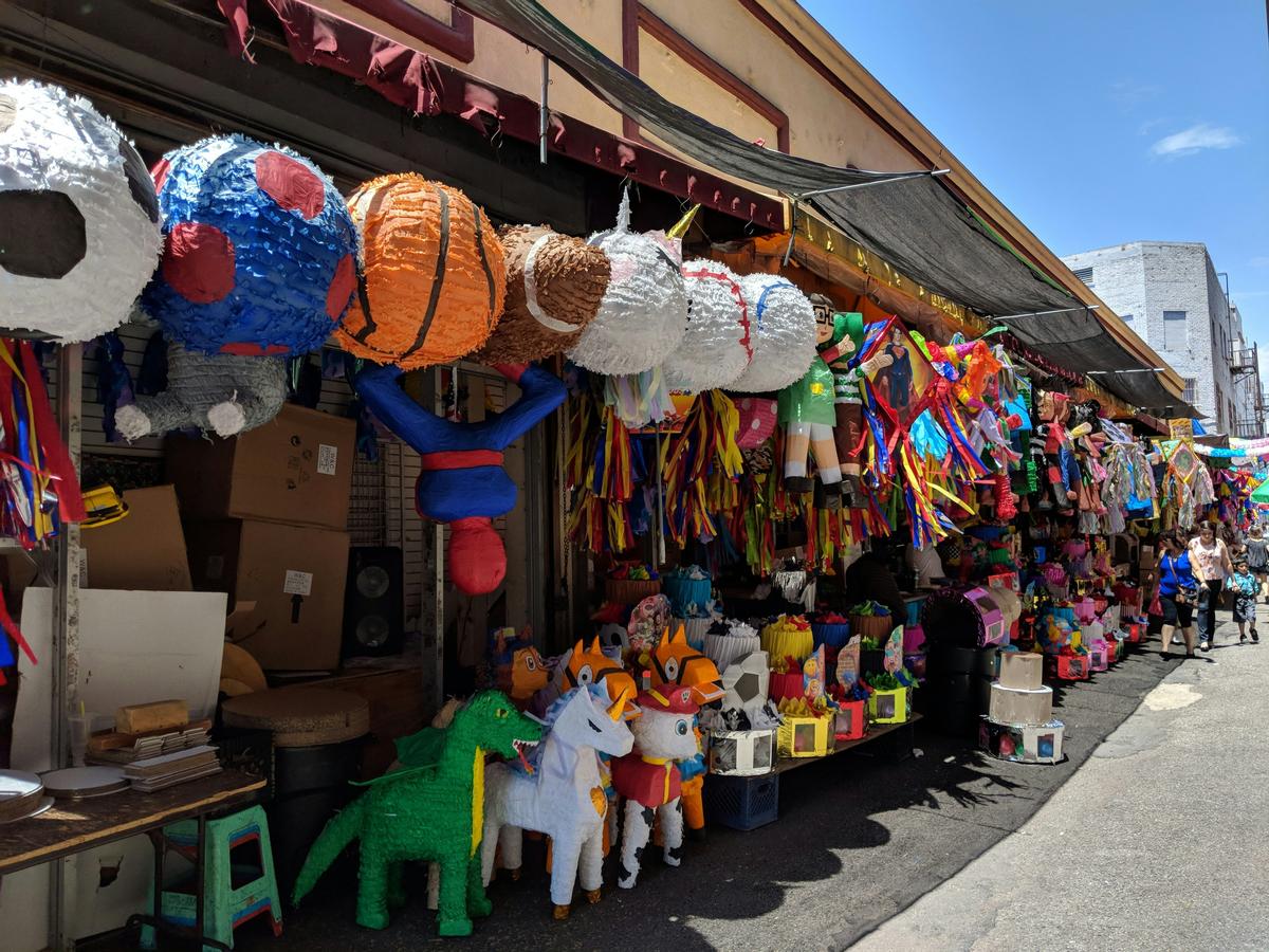 Funny Piñata Truck Sighting Captures El Paso Perfectly