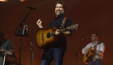 We Talked to Josh Turner Before His Buddy Holly Hall Show