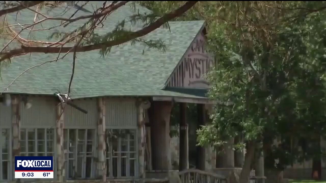 Families, Texas leaders react to Camp Mystic's closure