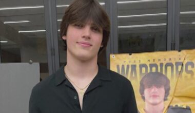 Twin brother accepts posthumous diploma for Austin Metcalf at Frisco graduation ceremony