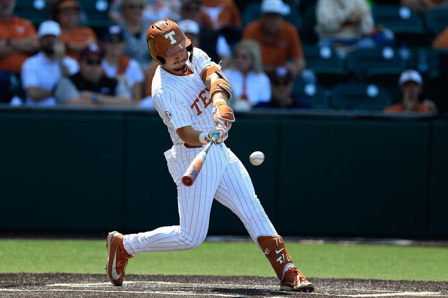 No. 4 Texas wins finale at Tennessee, avoids sweep ahead of last regular season series