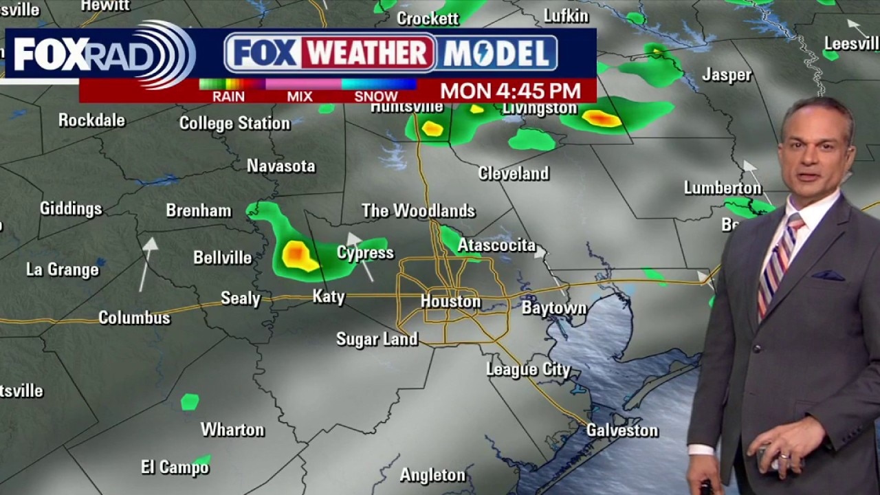 Houston weather: Muggy, breezy Monday with isolated storm chances