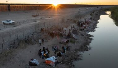 Court clears way for Texas to enforce migrant arrest law