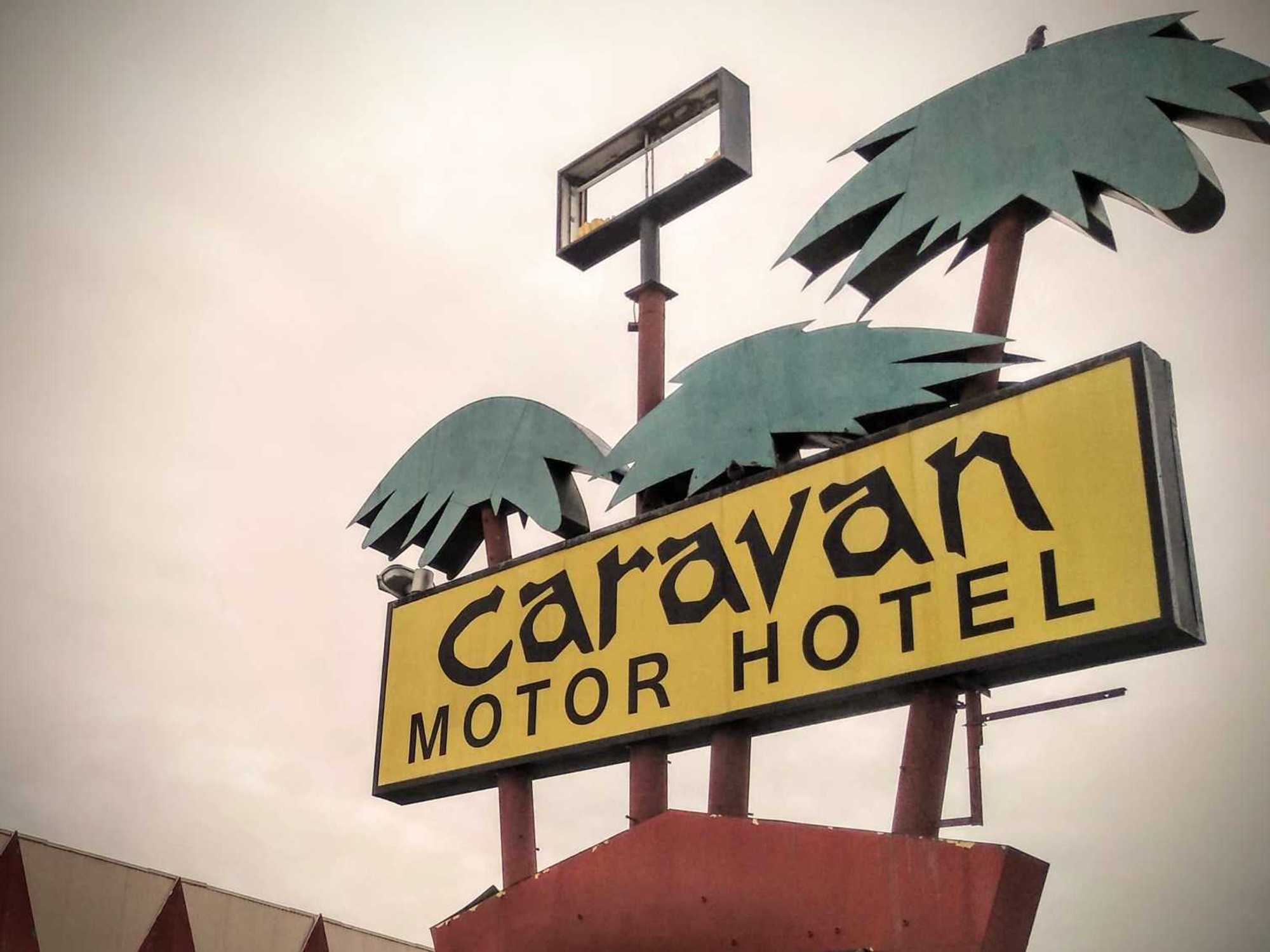 Caravan Motor Hotel sign