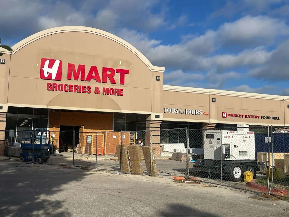 Construction crews are advancing work on Austin's second H Mart store, with signage now installed on the building and in the shopping complex's directory. (Kelsey Thompson/MySA)