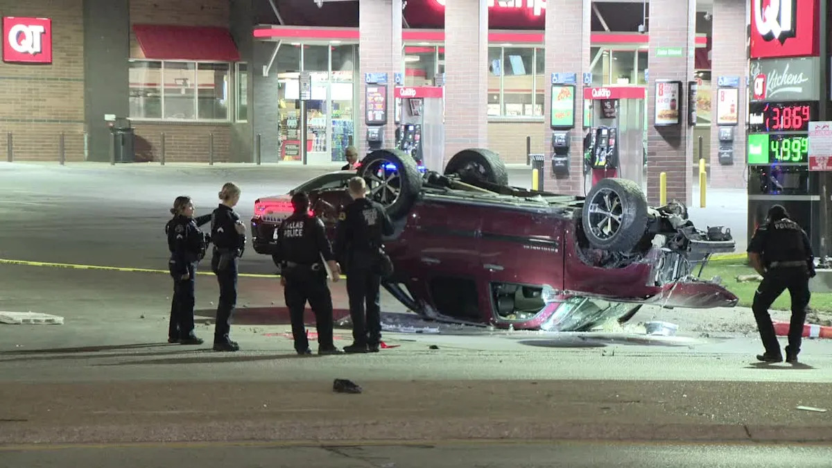 Crash in Pleasant Grove area of Dallas leaves one dead, another injured