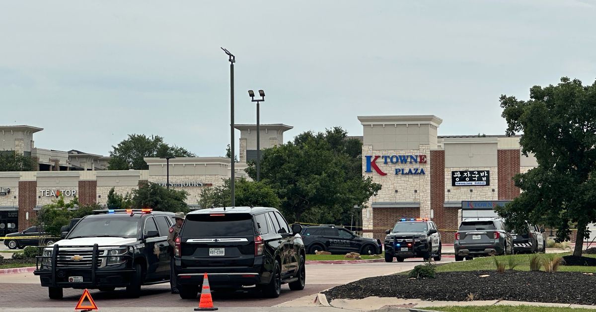2 killed and 3 injured in shootings at shopping center north of Dallas, police say :: WRAL.com