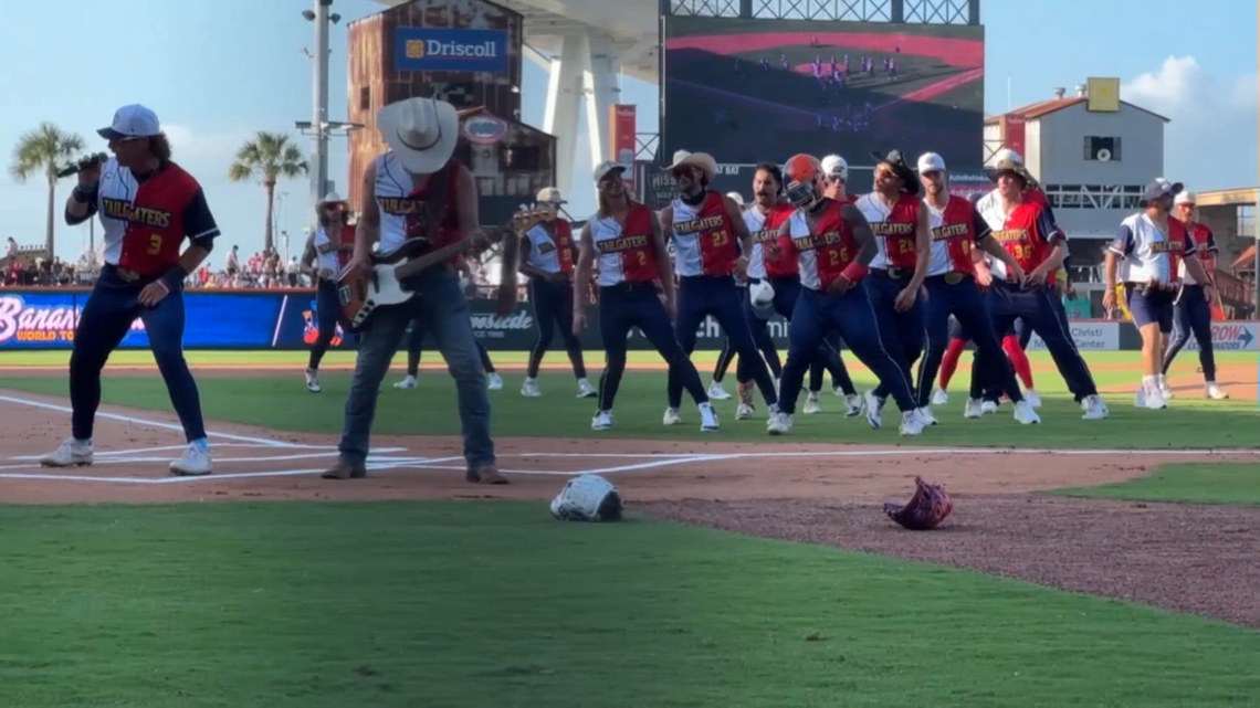 Fans pack meet-and-greet ahead of banana ball game at Whataburger Field