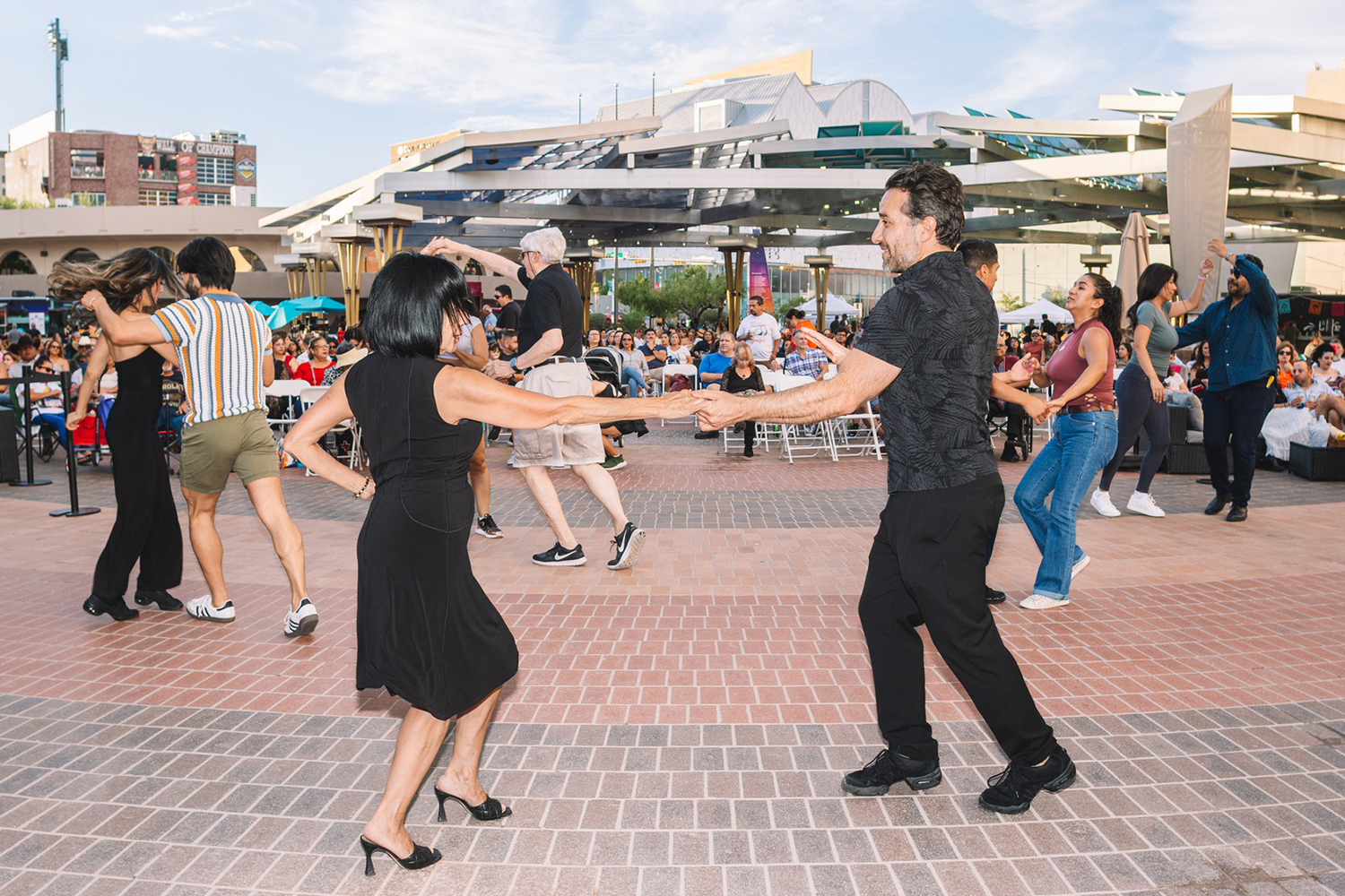 El Fresco Music Series kicks off, fútbol exhibit opens in El Paso