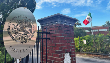 A picture of the entrance to the Mexican consulate in Orlando, Florida.
