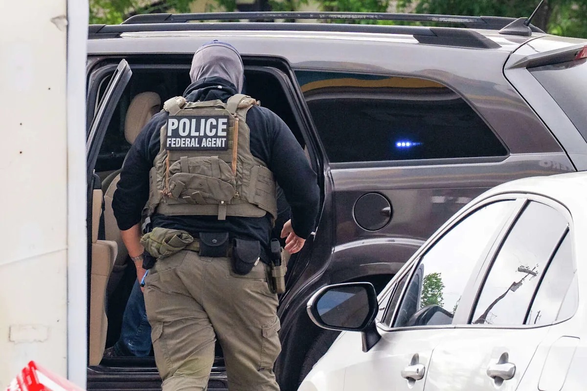 ICE agent on leave after reportedly falsifying claims to authorities arrested in Texas