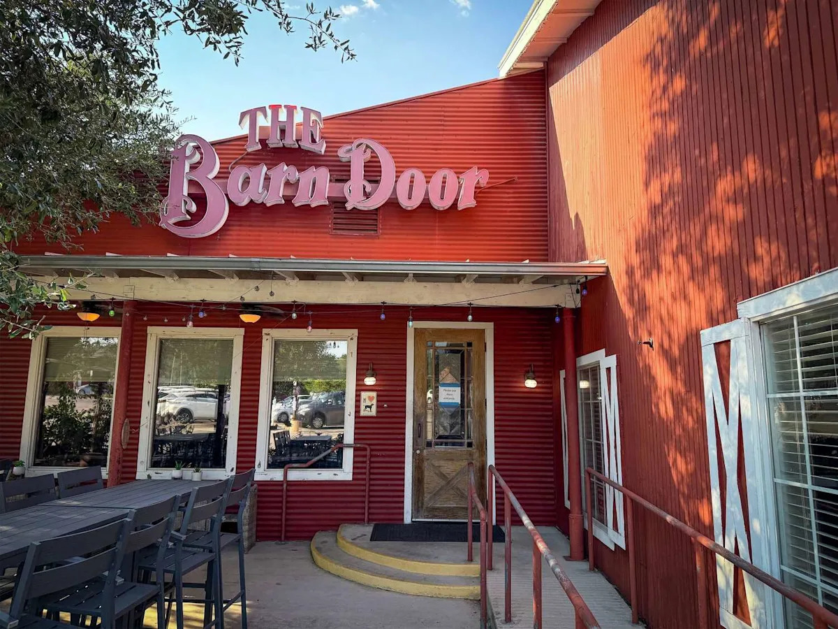 Iconic San Antonio eatery, chispa hot spot to take over Barn Door's former home
