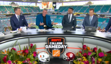 ut_spring_game_26-1701_sark