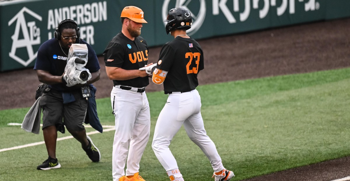 No. 4 Texas matches up against Tennessee in Knoxville
